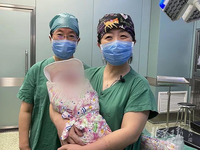 中国首例！北京妇产医院冻存卵巢自体移植