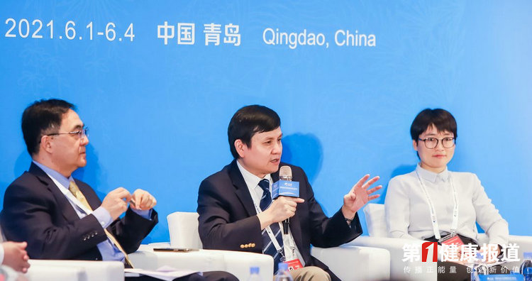 张文宏：中国能否在明年与一些国家恢复往来，取决于疫苗接种速度