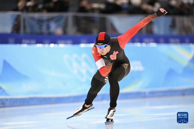  图说冬奥| 速度滑冰：中国选手高亭宇夺冠瞬间