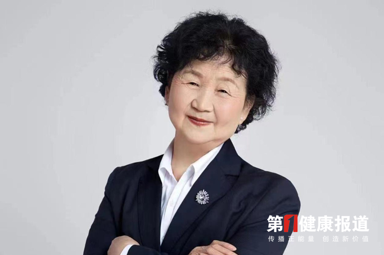 吴美媛规范创建老年健康管理体系获颁健康宣传大使