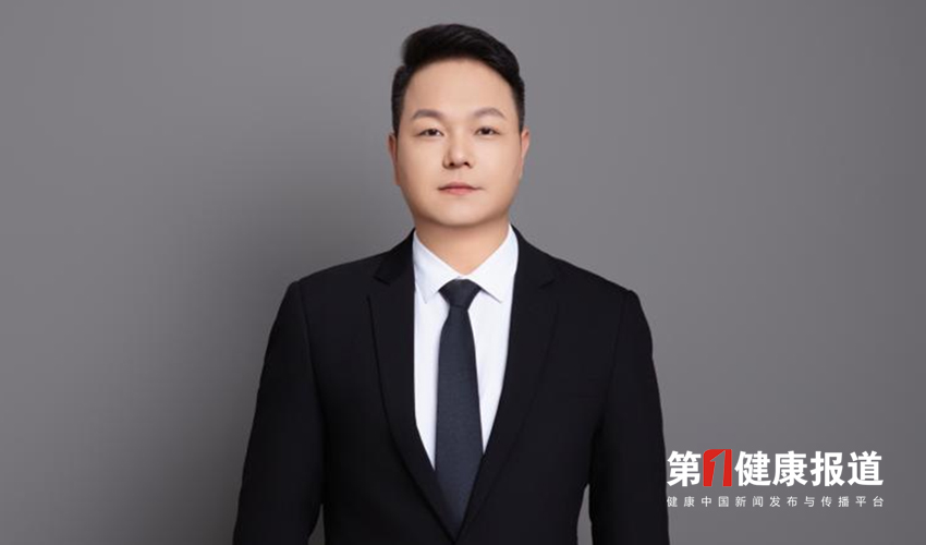 雷亚辉服务老年群体获颁健康宣传大使