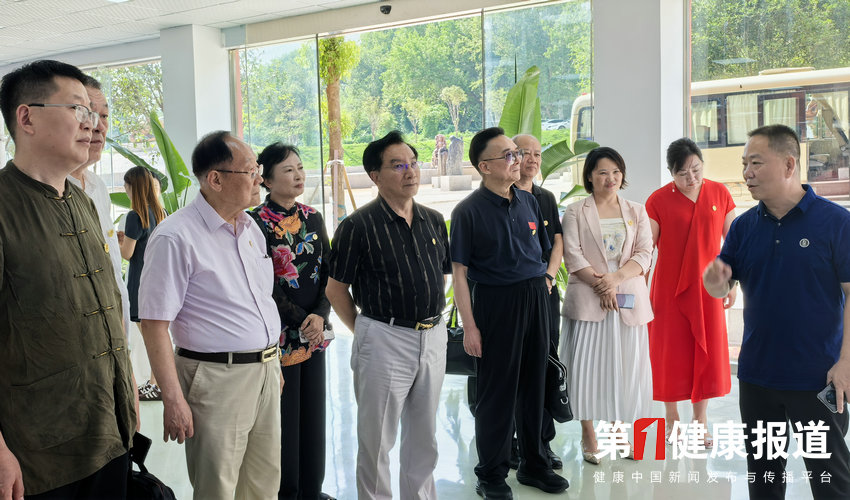 健康中国工程考察团赴湖北嫦娥生物股份调研